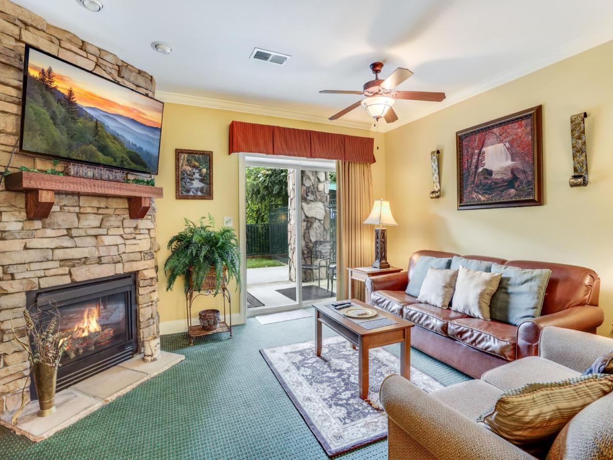 Downtown Delight, 2 Bedrooms, Pool, Hot Tub, Sleeps 6 Gatlinburg Bagian luar foto