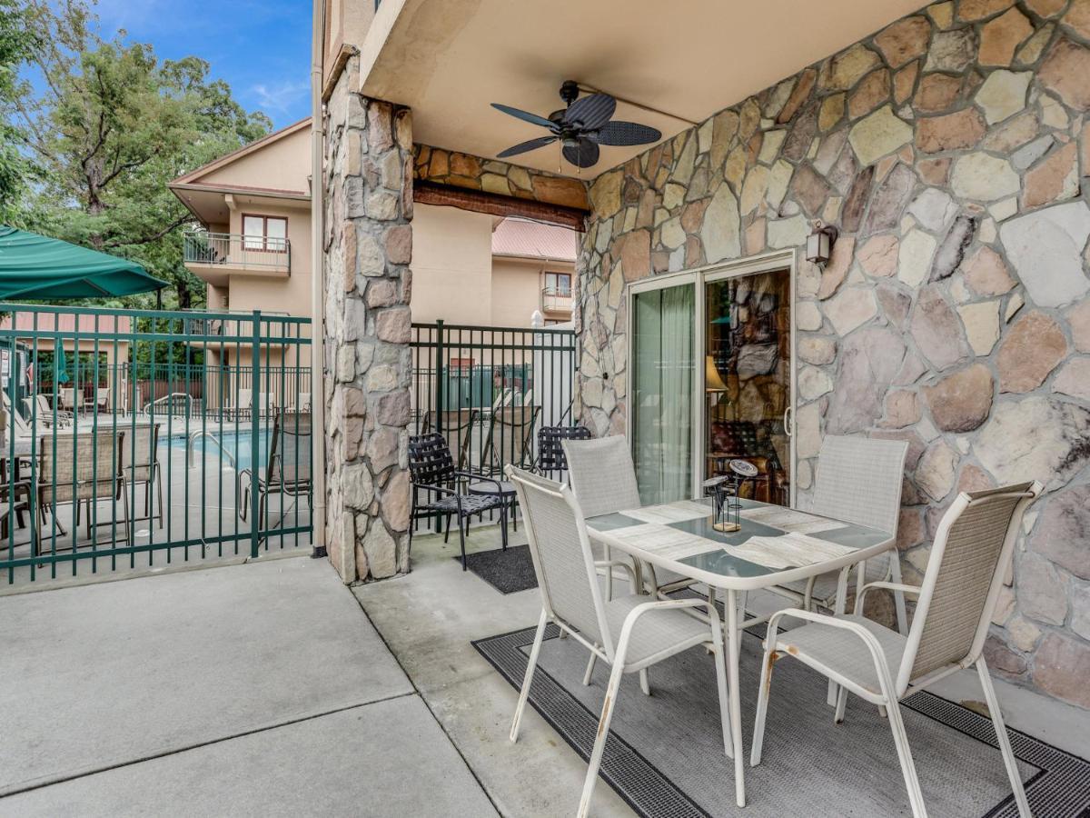 Downtown Delight, 2 Bedrooms, Pool, Hot Tub, Sleeps 6 Gatlinburg Bagian luar foto