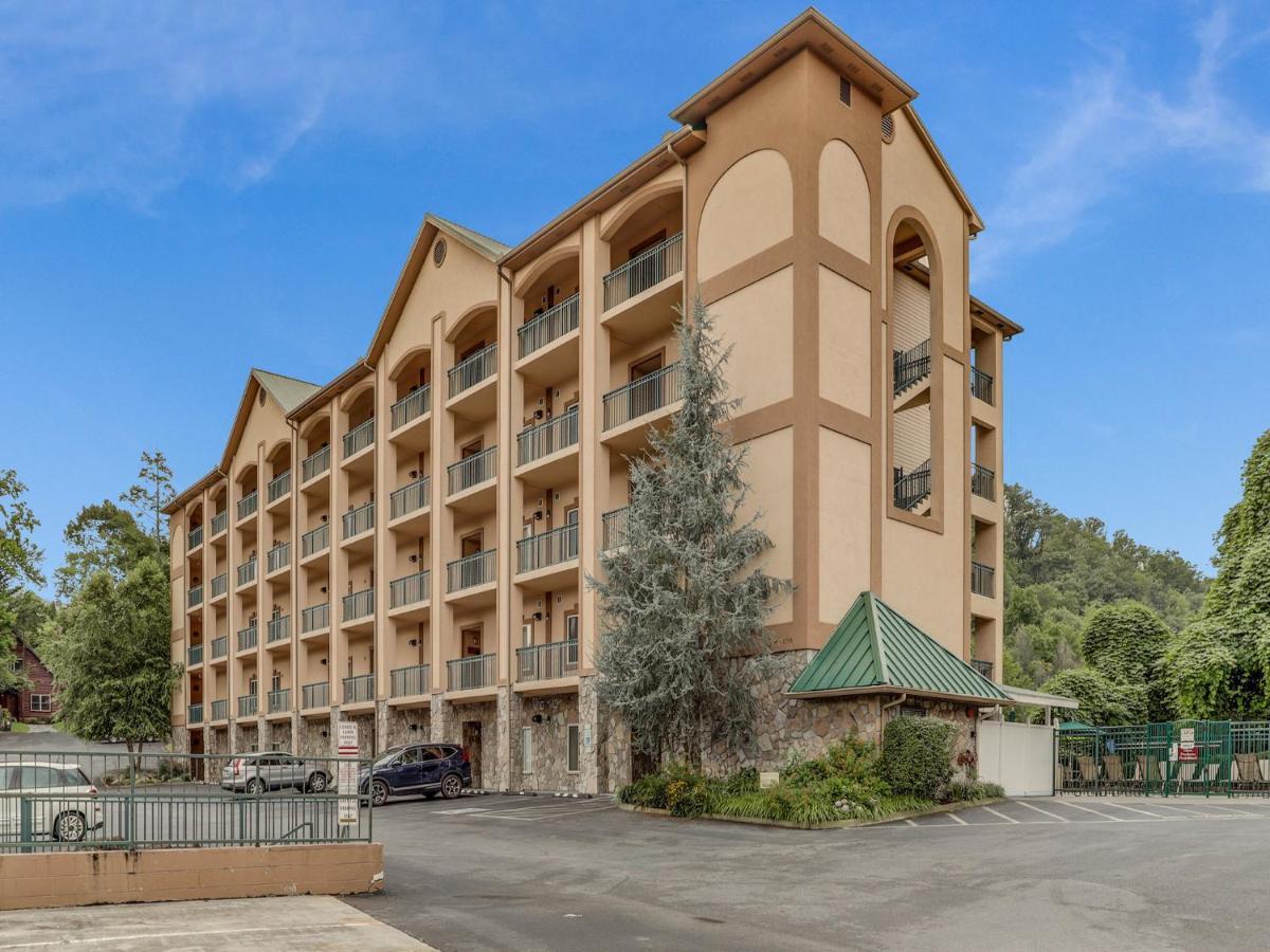 Downtown Delight, 2 Bedrooms, Pool, Hot Tub, Sleeps 6 Gatlinburg Bagian luar foto