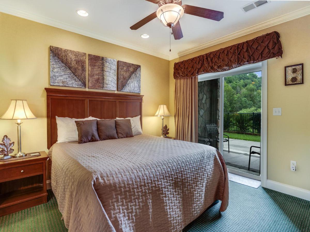 Downtown Delight, 2 Bedrooms, Pool, Hot Tub, Sleeps 6 Gatlinburg Bagian luar foto